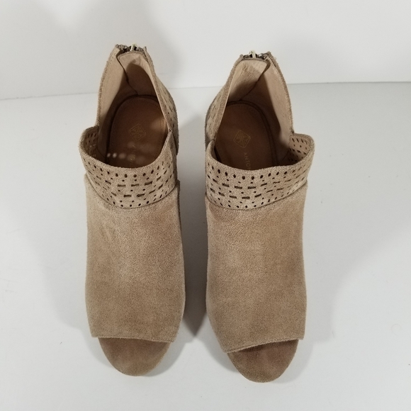 Antonio Melani Booties Women’s 8.5 B Suede Peep Toe Cut Out Ankle Boots Back Zip - Picture 3 of 6